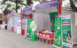 Trung tâm GDNN – GDTX Chương Mỹ tổ chức ngày hội tư vấn giáo dục, hướng nghiệp và giới thiệu việc làm cho học sinh khối 12