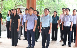 LÃNH ĐẠO XÃ THẠCH THẤT DÂNG HƯƠNG TƯỞNG NIỆM CÁC ANH HÙNG LIỆT SĨ NHÂN DỊP KỶ NIỆM 51 NĂM NGÀY GIẢI PHÓNG MIỀN NAM (30/4/1975 - 30/4/2026)