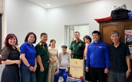 Ngọc Hà: thăm hỏi, tặng quà tri ân các gia đình chính sách, người có công nhân kỷ niệm 51 năm Ngày Giải phóng miền Nam, thống nhất đất nước