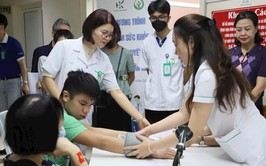 Hơn 100 người khuyết tật phường Hoàn Kiếm được khám, tư vấn sức khỏe miễn phí