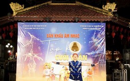 Dịp nghỉ lễ sôi động với âm nhạc cộng đồng bên hồ Hoàn Kiếm