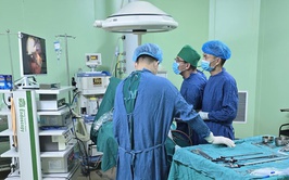 Bệnh viện đa khoa Ba Vì: Phẫu thuật nội soi thành công ca thoát vị bẹn trái khổng lồ ở người bệnh 77 tuổi