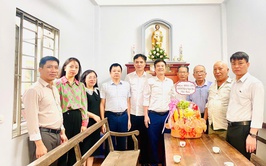 LÃNH ĐẠO XÃ NGỌC HỒI THĂM, CHÚC MỪNG NGÀY LỄ QUAN THẦY GIÁO HỌ VĨNH THỊNH