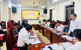 UBND xã Hát Môn tổ chức giao ban thường kỳ đánh giá kết thực hiện nhiệm tháng 4, triển khai nhiệm vụ trọng tâm tháng 5 năm 2026