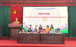 Hội nghị tập huấn tuyên truyền các quy định về an toàn thực phẩm và ký cam kết bảo đảm an toàn thực phẩm trên địa bàn xã.