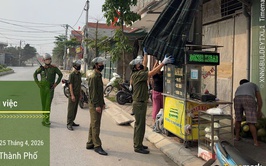 Công an xã Đại Xuyên siết chặt trật tự đô thị, bảo đảm an toàn giao thông dịp cao điểm 30/4 – 1/5