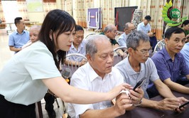 Chi bộ thôn Long Phú tổ chức sinh hoạt tháng 4/2026 gắn với tập huấn chuyển đổi số trong công tác Đảng