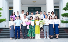 UBND xã Quốc Oai tổ chức Lễ trao Giấy chứng nhận kết hôn cho các cặp đôi