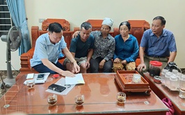 Xã Hòa Phú: Hỗ trợ 2 trường hợp chứng thực chữ ký tại nhà