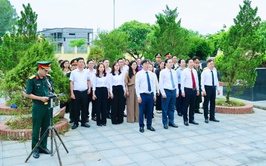 Tin truyền hình: Phú Nghĩa dâng hương tưởng niệm các Anh hùng liệt sĩ nhân dịp kỷ niệm 51 năm Ngày Giải phóng miền Nam, thống nhất đất nước
