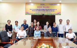 Hội bảo trợ người khuyết tật và trẻ mồ côi TP Hà Nội trao tặng xe lăn cho người khuyết tật có hoàn cảnh khó khăn của phường Dương Nội, Yên Nghĩa