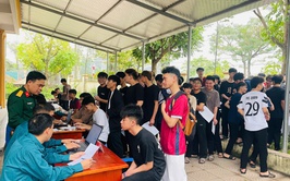 XÃ TÂY PHƯƠNG TỔ CHỨC ĐĂNG KÝ NGHĨA VỤ QUÂN SỰ LẦN ĐẦU CHO NAM CÔNG DÂN SINH NĂM 2009