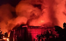 Tăng cường công tác phòng cháy chữa cháy và cứu nạn cứu hộ đối với các cơ sở là kho hàng, xưởng sản xuất.