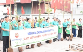 Nông dân Phù Đổng hưởng ứng trồng cây xanh, bảo vệ môi trường