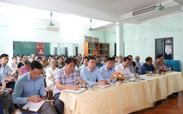 Đồng chí Bí thư Đảng ủy xã Quảng Oai dự sinh hoạt Chi bộ thôn Hưng Đạo, nắm bắt tình hình cơ sở, chỉ đạo nhiệm vụ trọng tâm