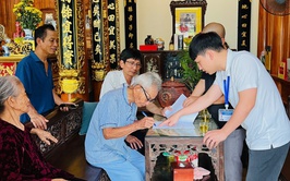 “96 tuổi vẫn được đi đăng ký kết hôn”: Câu chuyện ấm lòng tại Điểm hỗ trợ dịch vụ công số Kiều Phú