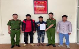 Công an xã Quảng Oai: Kịp thời giúp đỡ cháu bé đi lạc trở về an toàn với gia đình