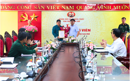 Ban Chỉ huy Quân sự xã Thạch Thất tổ chức Lễ kết nạp Đảng viên mới năm 2026