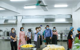 “Giám sát toàn trình” bữa ăn học đường tại phường Ngọc Hà