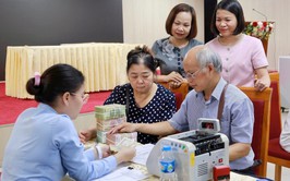 Phường Dương Nội chi trả bồi thường, hỗ trợ giải phóng mặt bằng Dự án nâng cấp, mở rộng Quốc lộ 6 đoạn Ba La - Xuân Mai