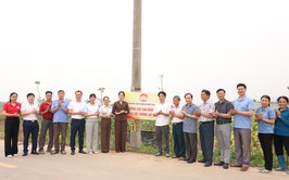 Vân Đình gắn biển công trình “Đường cây đại đoàn kết – hướng tới tương lai xanh”