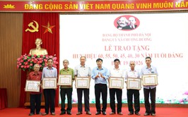 Đảng ủy xã Chương Dương tổ chức trao huy hiệu Đảng đợt 19/5 và giao ban công tác tháng 4