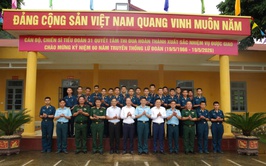 ĐOÀN LÃNH ĐẠO XÃ TAM HƯNG THĂM, ĐỘNG VIÊN CHIẾN SĨ MỚI HUẤN LUYỆN TẠI TIỂU ĐOÀN 31, LỮ ĐOÀN CÔNG BINH 28