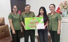 Ấm áp chương trình “chắp cánh những ước mơ” Công an xã Hoài Đức - Nghĩa tình đồng đội tiếp sức cho con liệt sĩ Lê Văn Sinh