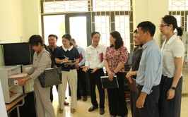 Ban Văn hóa – Xã hội HĐND xã Hòa Lạc giám sát công tác bảo đảm an toàn thực phẩm bán trú tại Trường Tiểu học Tiến Xuân B