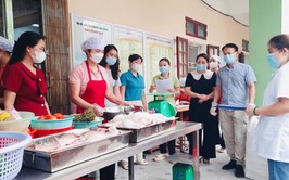 Tăng cường công tác quản lý, đảm bảo an toàn thực phẩm đối với bữa ăn bán trú cho học sinh 
