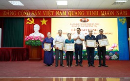 Xã Thường Tín: Trao Huy hiệu Đảng dịp 19-5 cho 54 đảng viên