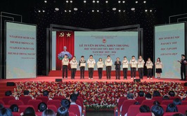 Học sinh xã Phú Xuyên tỏa sáng tại Lễ tuyên dương học sinh giỏi tiêu biểu Thủ đô năm học 2025–2026