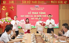 Đảng ủy xã Minh Châu: trao tặng Huy hiệu Đảng đợt 19/5