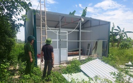 Công an xã Tam Hưng tăng cường tuyên truyền, vận động người dân tự tháo dỡ công trình vi phạm