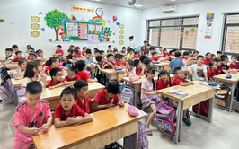 Những bước chân đầu tiên đầy háo hức tới ngôi trường Tiểu học của các bé mẫu giáo lớn Trường Mầm non Tân Mai