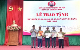 Xã Hồng Sơn có 39 đảng viên được trao tặng và truy tặng huy hiệu Đảng đợt 19/5/2026