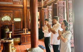 Phường Phương Liệt trang trọng tổ chức Lễ dâng hương kỷ niệm 136 năm Ngày sinh Chủ tịch Hồ Chí Minh