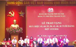 Phường Thanh Xuân trao Huy hiệu Đảng tặng 173 đảng viên