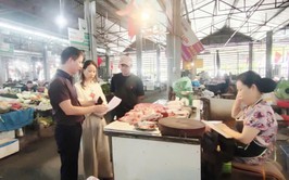 Ban Văn hóa - Xã hội HĐND phường Bồ Đề tiếp tục thực hiện chương trình giám sát công tác an toàn thực phẩm tại các chợ dân sinh trên địa bàn phường