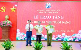 Đảng bộ xã Phú Nghĩa tổ chức Lễ trao tặng Huy hiệu Đảng đợt 19/5/2026