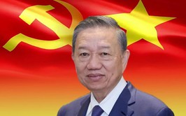 Ánh sáng Hồ Chí Minh soi đường cho chúng ta đi
