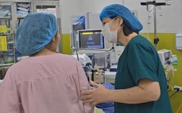 Người giữ nhịp bình yên nơi phòng mổ