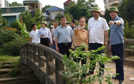 Đoàn công tác xã Tây Phương kiểm tra thực địa, chỉ đạo triển khai các hạng mục hạ tầng tại 5 thôn trên địa bàn xã