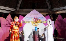 Cải lương ngân vang giữa phố đi bộ hồ Hoàn Kiếm