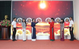 Ra mắt ấn phẩm “Bản tin điện tử Mặt trận phường Giảng Võ” và vinh danh “Gương sáng Mặt trận”