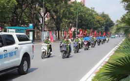 Công an phường Nghĩa Đô tích cực tham gia “Chiến dịch Mùa hè số cùng VNeID”, đồng hành cùng Nhân dân thực hiện chuyển đổi số quốc gia