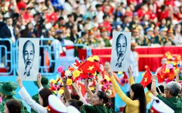 ÁNH SÁNG HỒ CHÍ MINH SOI ĐƯỜNG CHO CHÚNG TA ĐI