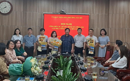 UBND Phường Tây Hồ công bố các quyết định về công tác cán bộ