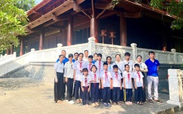 Chuỗi hoạt động chào mừng 136 năm Ngày sinh Chủ tịch Hồ Chí Minh