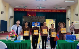 TRẠM Y TẾ XÃ THƯ LÂM TỔ CHỨC HỘI NGHỊ TRUYỀN THÔNG CHĂM SÓC SỨC KHỎE VÀ TẶNG QUÀ CHO NGƯỜI CAO TUỔI

